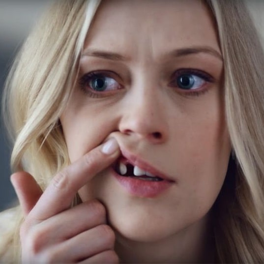 Dreams about teeth falling out or decaying meaning explained